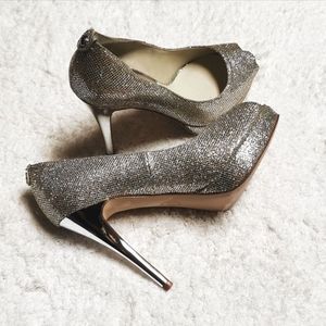 MK Platform Open Toe Pump, 4.5", Size 7, Silver